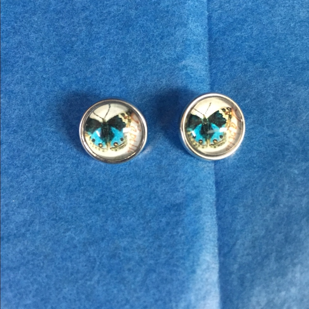 Pair of 12mm blue butterfly snap buttons